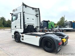 MAN TGX 18.560 BL/Retarder/ACC/2x Tank/D30 Motor!