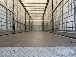 Schmitz Cargobull Semitrailer Curtainsider Standard Hayon