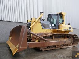 Komatsu D85PX-15