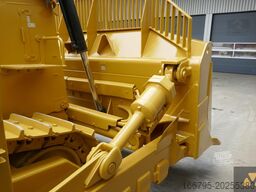 Caterpillar D8T