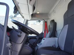 Renault D210 12T / Bitemperature Refrigerator