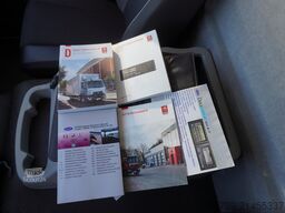 Renault D210 12T / Bitemperature Refrigerator