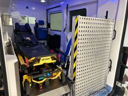 FORD Transit 2.2L *RTW*KTW*KRANKENWAG**LIEGE+STUHL