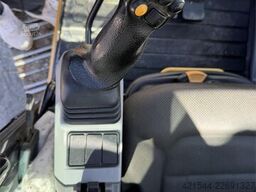 Caterpillar 308CR excavator for sale with lots of equipment
