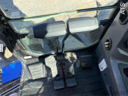 Caterpillar 308CR excavator for sale with lots of equipment