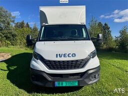 Iveco 35S16 8-Pallet Box Truck with 2 Sets of Tyres