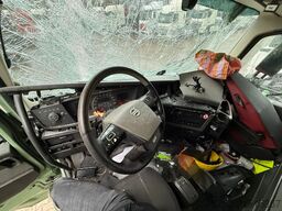 Volvo FH 13.460 6X2 Voorloopas SCHADE/UNFALL/DAMAGE