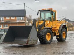 Volvo L90 E wheel loader w/ 3rd and 4th function, bucket