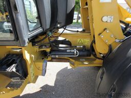 caterpillar 906H2 Radlader, Schaufel + Gabel