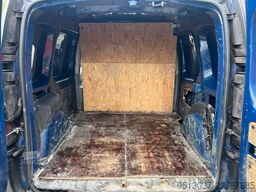RENAULT Kangoo Rapid  1,5 dCi HU 07.20026