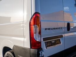 Peugeot Boxer Kastenwagen 335 L3H2 BlueHDi 140 AT BT