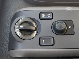 DAF LF 12.210 18-pallet container with tail