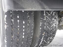 Renault D280 16T / Box truck 18 EPAL / Tail lift