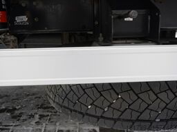 Renault D280 16T / Box truck 18 EPAL / Tail lift