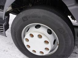 Renault D280 16T / Box truck 18 EPAL / Tail lift