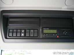 Renault D12 Euro 6 / 18 pallets / Tail lift/ 2017