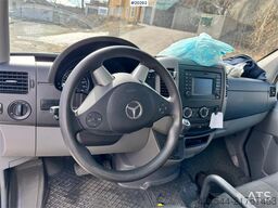 Mercedes-Benz Sprinter 8 Pallets.