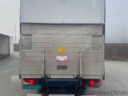 Mercedes-Benz Sprinter 4x2 box truck