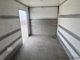 Mercedes-Benz Sprinter 4x2 box truck