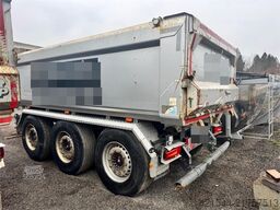 Istrail triple-axle trailer