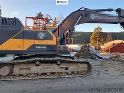 Volvo EC300el excavator w/ Toothed bucket, Sanding bucke