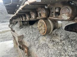 Volvo EC700CL crawler excavator w/ one bucket – Hydrauli