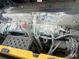 Volvo EC700CL crawler excavator w/ one bucket – Hydrauli