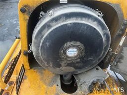 Volvo EC700CL crawler excavator w/ one bucket – Hydrauli