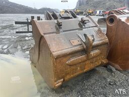 Volvo EC700CL crawler excavator w/ one bucket – Hydrauli