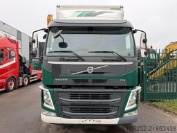 Volvo FM 330 6x2 CLOSED BOX 9m10 - LIFT + STEERING AX...