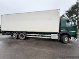 Volvo FM 330 6x2 CLOSED BOX 9m10 - LIFT + STEERING AX...