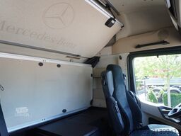 Mercedes-Benz Actros 2542 / GIGA cabin / Thermoking