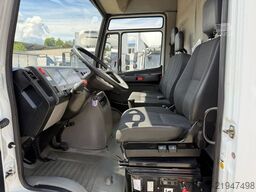 MERCEDES-BENZ VARIO 613 D Kasten 4 m Hochdach*KRAN