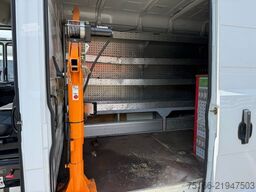MERCEDES-BENZ VARIO 613 D Kasten 4 m Hochdach*KRAN