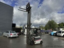 NISSAN Q02L25CU Zinken Seitenschieber