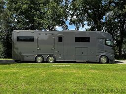 Volvo FH 540 Jong gebrukt 7 paards plus living pop-ot...