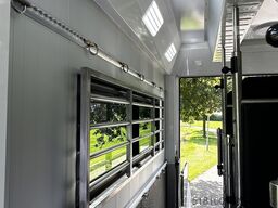 Volvo FH 540 Jong gebrukt 7 paards plus living pop-ot...