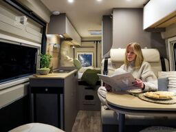 LMC Innovan 70 603 mit Aufstelldach & Standklima