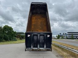 Mercedes-Benz Arocs 4848 8x8