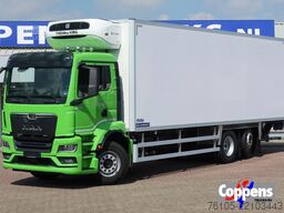 MAN TGS 26 26.330 6x2 Koel/Vries+Dhollandia 2500 kg