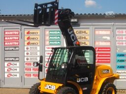 JCB 520 - 40 4WS 4x4x4 4m/1.8t vgl. 516