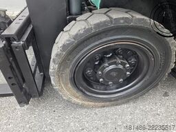 Mitsubishi FG25T