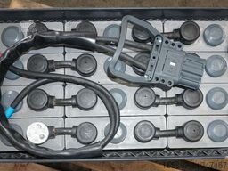 HAWKER 24 Volt 3 PzV 330 Ah