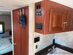 FORD Wohnmobil Winnebago