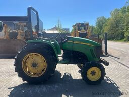John Deere 4520