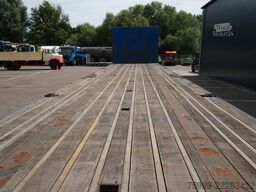 Pacton 3 axle Flatbed trailer with twistlocks mega