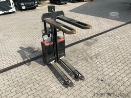 BT Toyota Hochhubwagen Elektro SWE080L Staxio 800kg