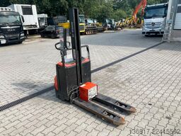 BT Toyota Hochhubwagen Elektro SWE080L Staxio 800kg