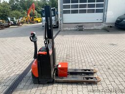 BT Toyota Hochhubwagen Elektro SWE080L Staxio 800kg