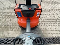 BT Toyota Hochhubwagen Elektro SWE080L Staxio 800kg